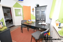 Dom z zabudowaniami - PoŁęcko